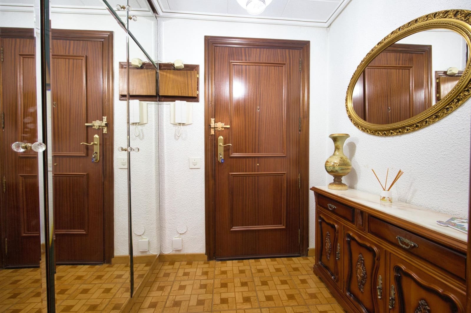 4 sovrum Lägenhet till salu i Alicante stad med pool garage - 280 000 € (Ref: 10151510)