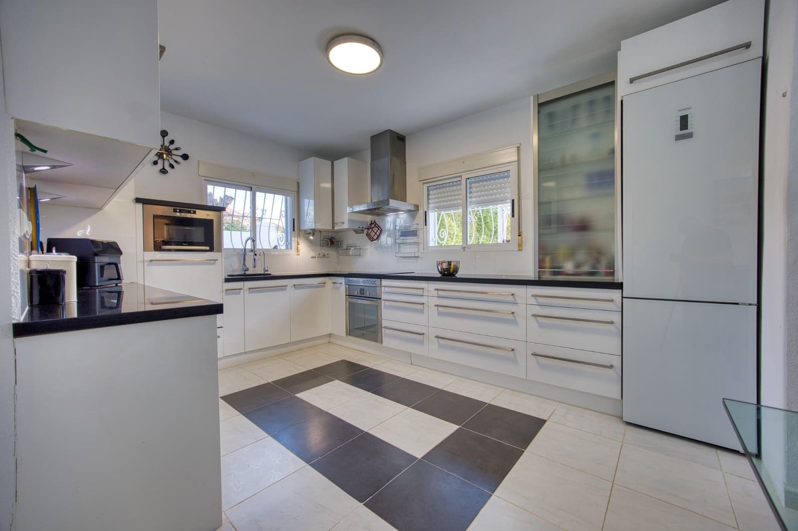 3 soveværelse Villa til salg i Busot med swimmingpool garage - € 380.000 (Ref: 10153690)