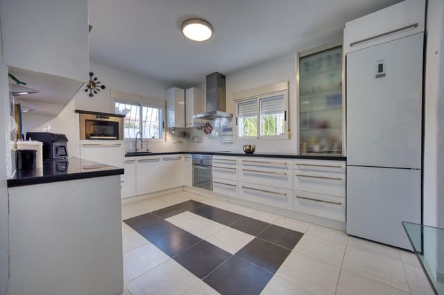 3 soveværelse Villa til salg i Busot med swimmingpool garage - € 380.000 (Ref: 10153690)