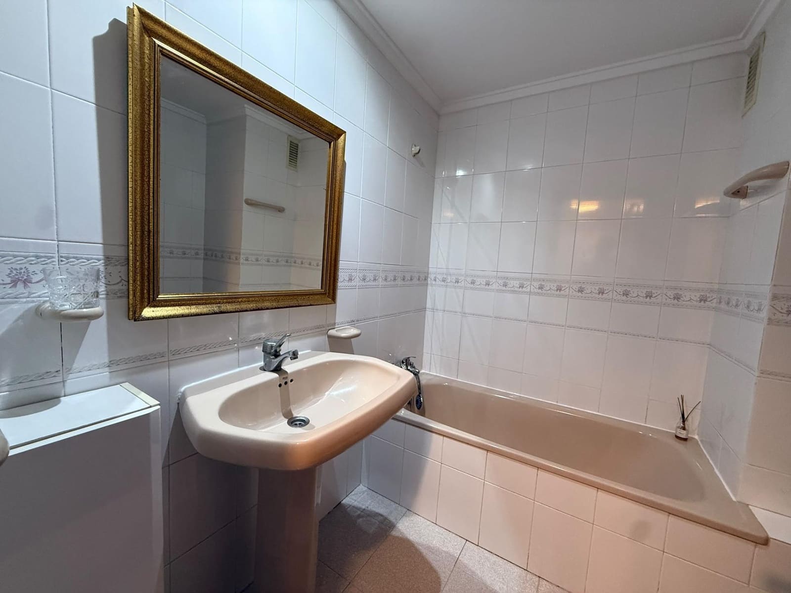 4 bedroom Flat for rent in Alicante / Alacant city - € 1,150 (Ref: 10161560)