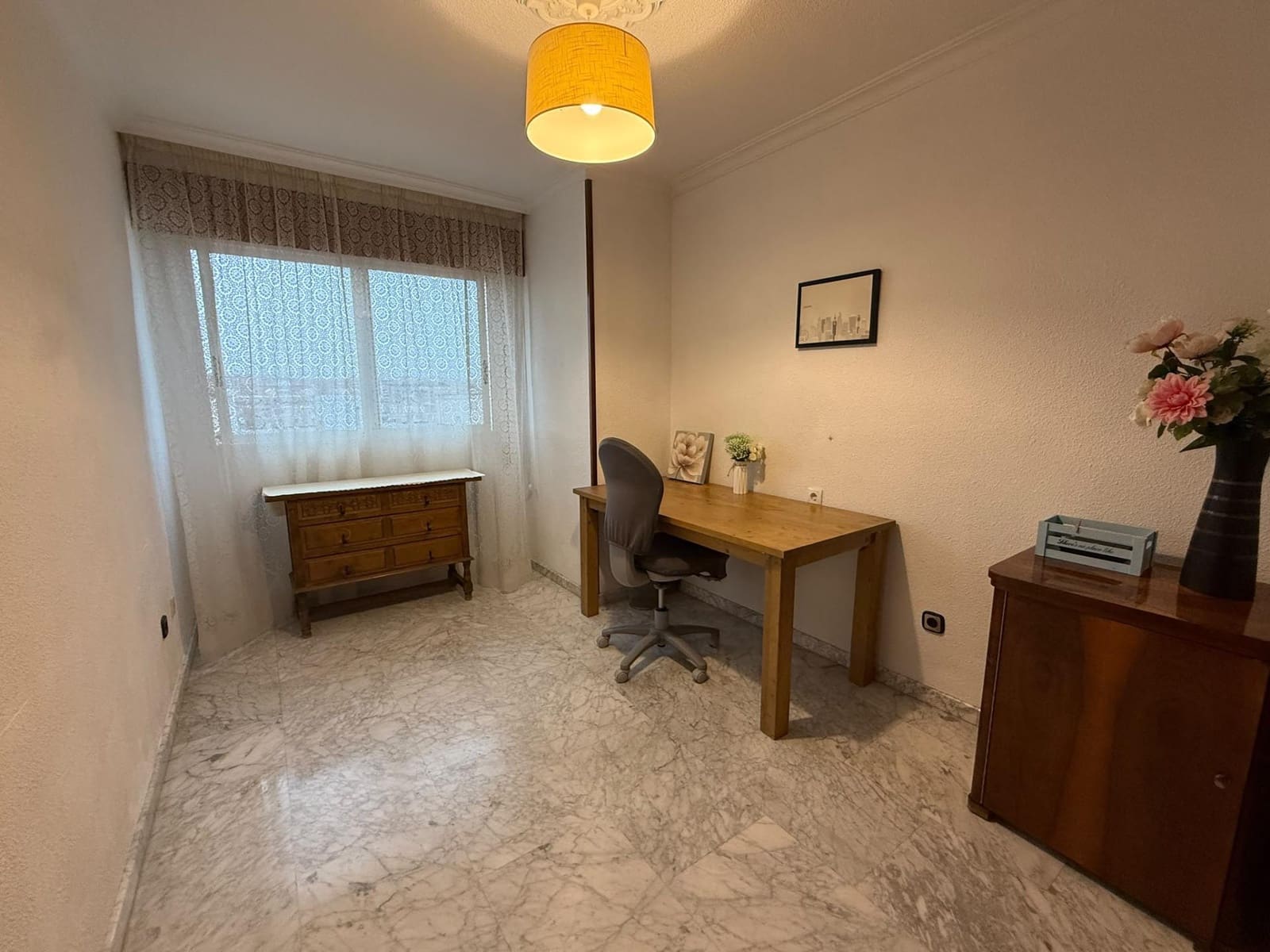 4 bedroom Flat for rent in Alicante / Alacant city - € 1,150 (Ref: 10161560)