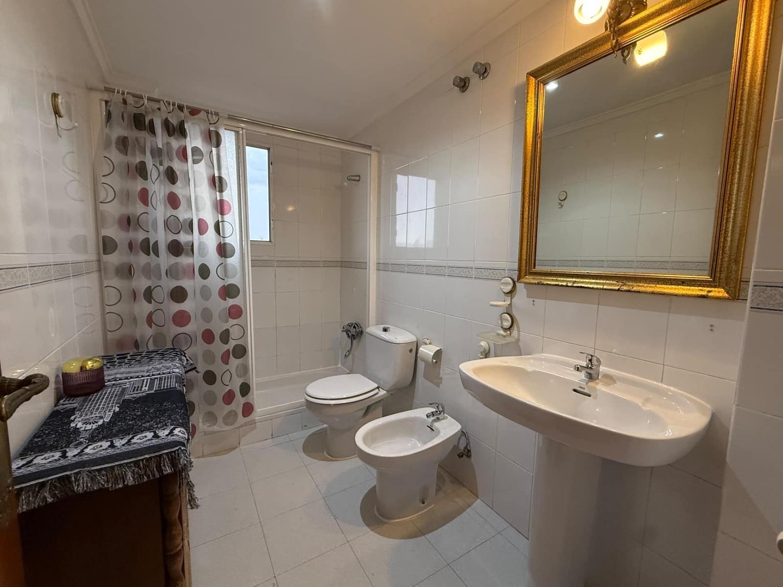 4 bedroom Flat for rent in Alicante / Alacant city - € 1,150 (Ref: 10161560)