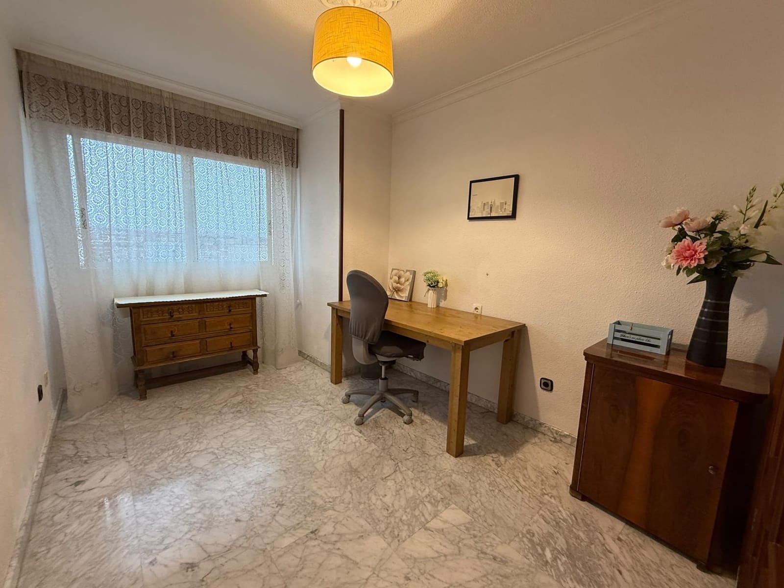 4 bedroom Flat for rent in Alicante / Alacant city - € 1,150 (Ref: 10161560)