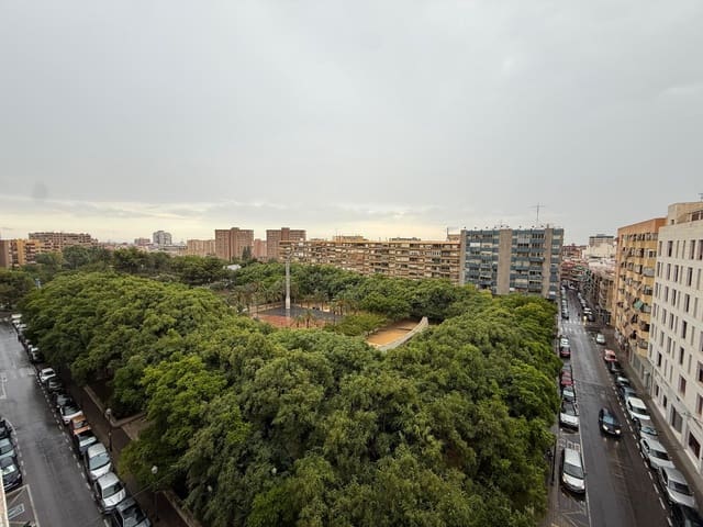 4 bedroom Flat for rent in Florida Baja, Alicante / Alacant city - € 1,150 (Ref: 10161560)