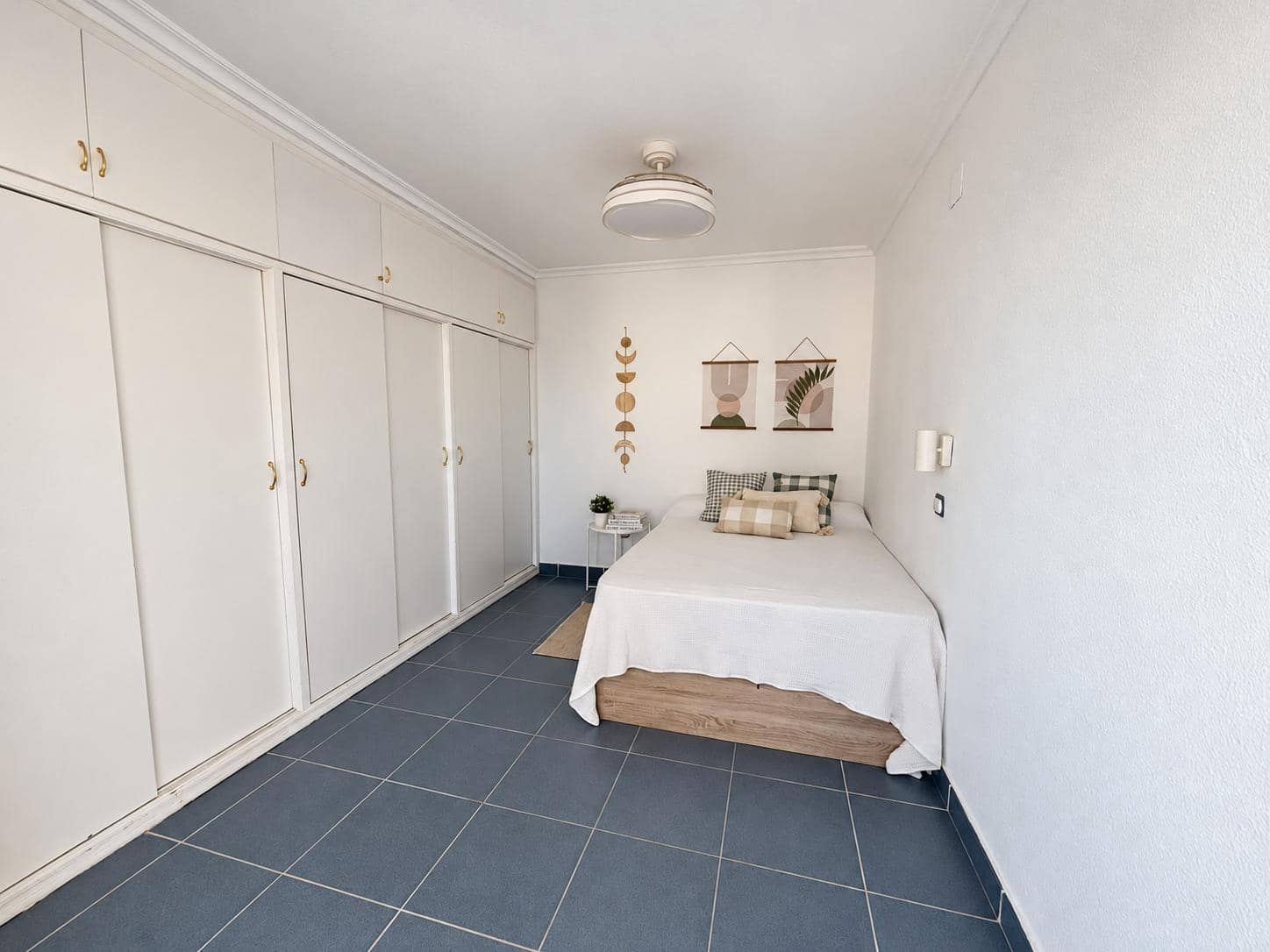 1 soverom Leilighet til salgs i Alicante by med svømmebasseng - € 245 000 (Ref: 10174027)