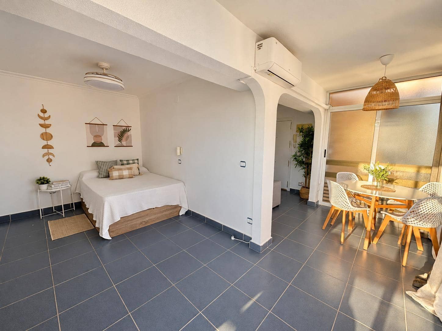 1 soverom Leilighet til salgs i Alicante by med svømmebasseng - € 245 000 (Ref: 10174027)