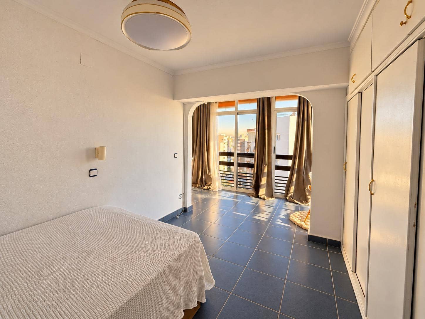 1 soverom Leilighet til salgs i Alicante by med svømmebasseng - € 245 000 (Ref: 10174027)