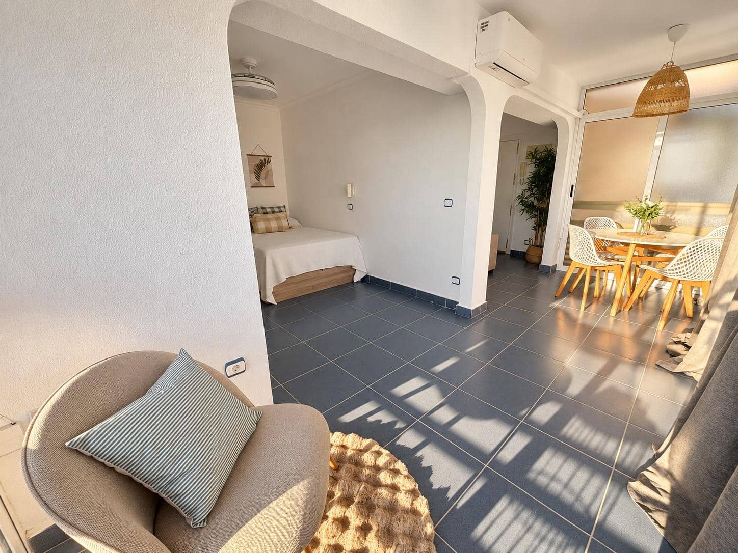 1 soverom Leilighet til salgs i Alicante by med svømmebasseng - € 245 000 (Ref: 10174027)