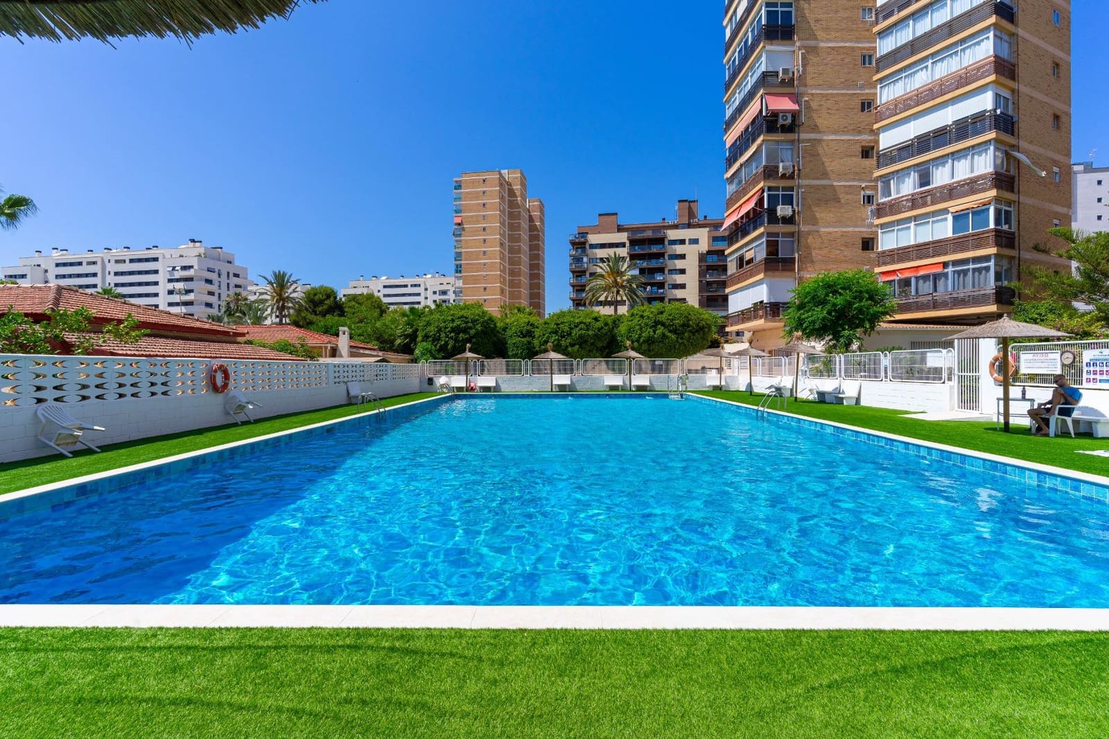 1 soverom Leilighet til salgs i Alicante by med svømmebasseng - € 245 000 (Ref: 10174027)