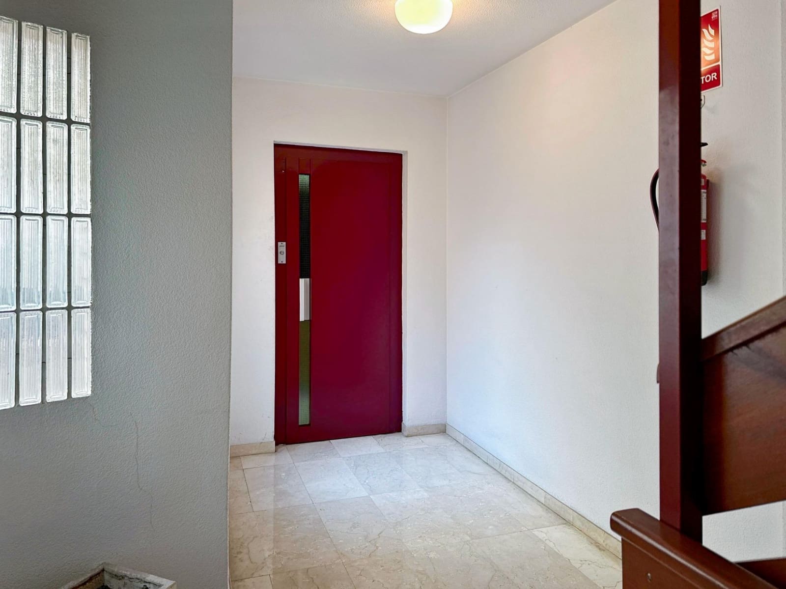 Kommersiell til salgs i Alicante by - € 190 000 (Ref: 9276596)