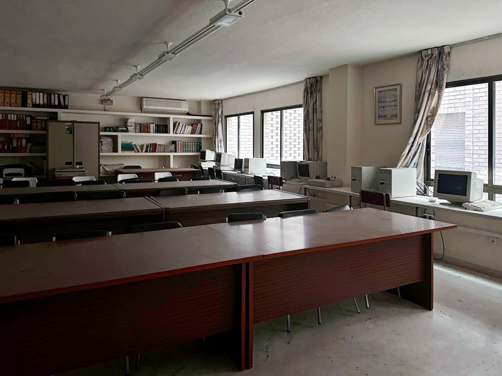 Kommersiell til salgs i Alicante by - € 190 000 (Ref: 9276596)