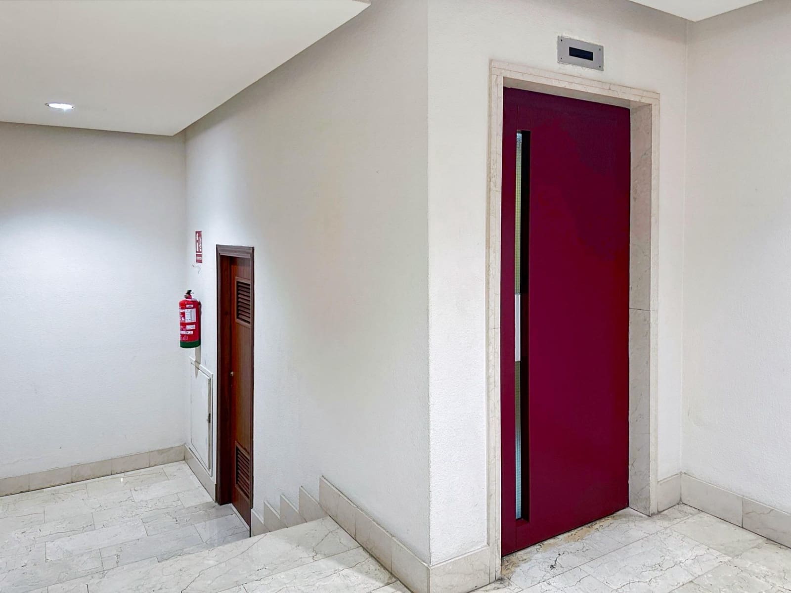 Commercieel te koop in Alicante stad - € 220.000 (Ref: 9276597)