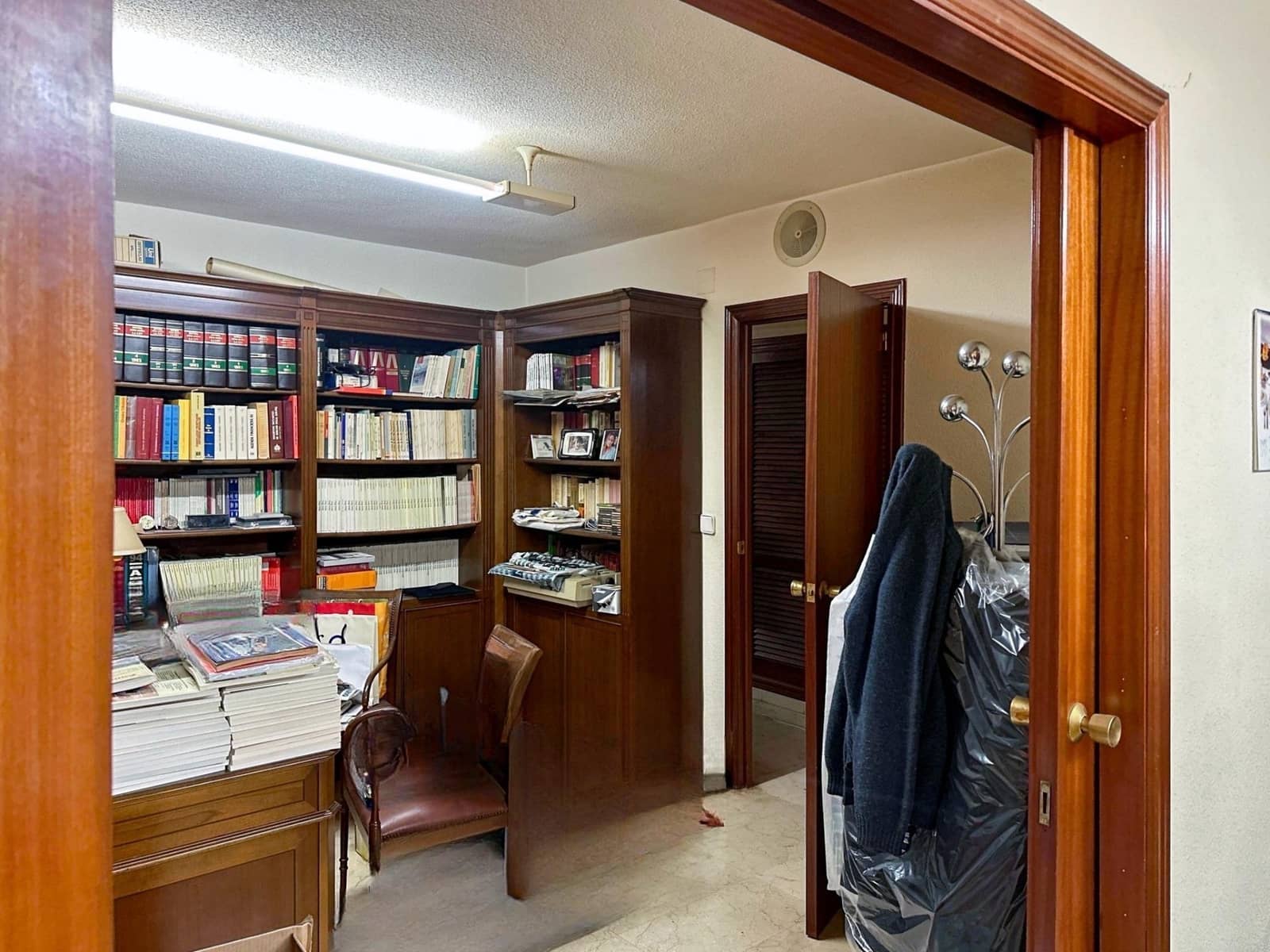 Commercieel te koop in Alicante stad - € 220.000 (Ref: 9276597)