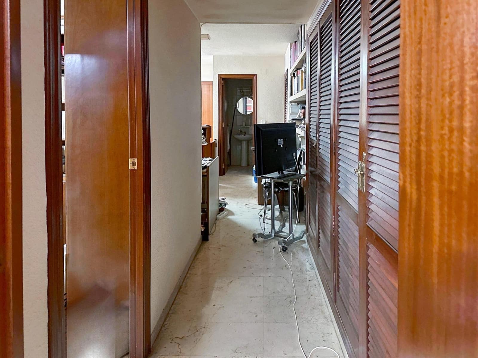 Commercieel te koop in Alicante stad - € 220.000 (Ref: 9276597)