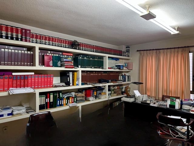 Komercyjne na sprzedaż w Miasto Alicante / Alacant - 220 000 € (Ref: 9276597)