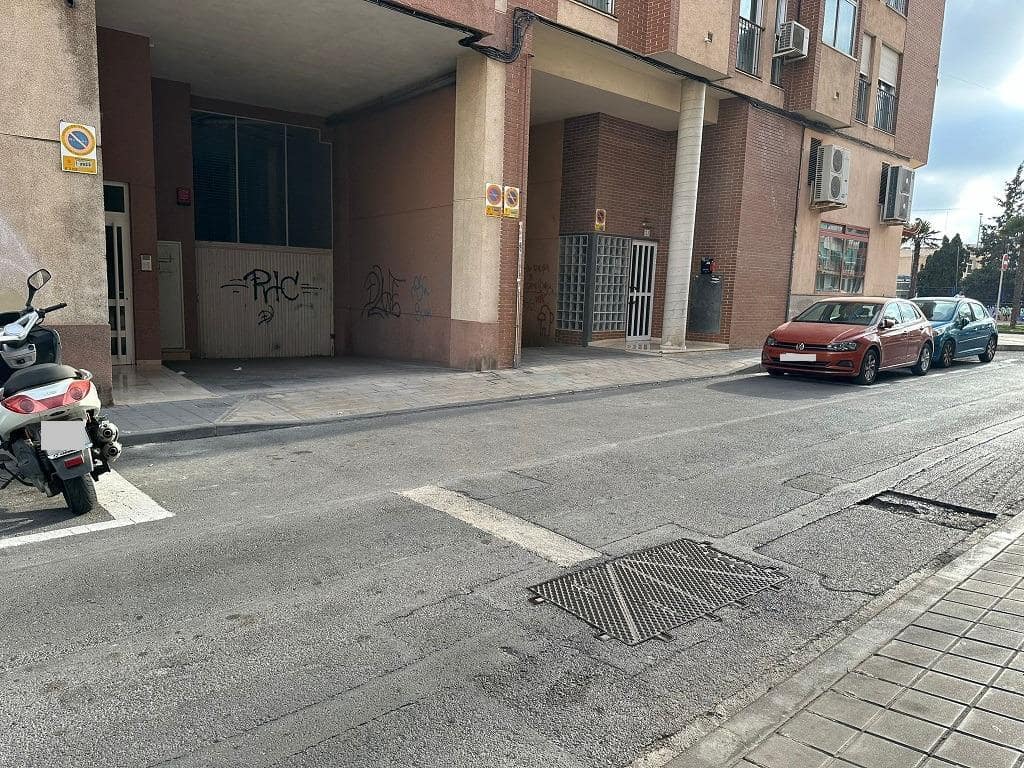 Garage for sale in Alicante / Alacant city - € 14,000 (Ref: 9276598)