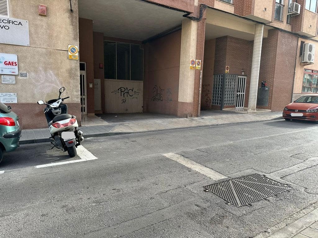 Garage for sale in Alicante / Alacant city - € 14,000 (Ref: 9276598)