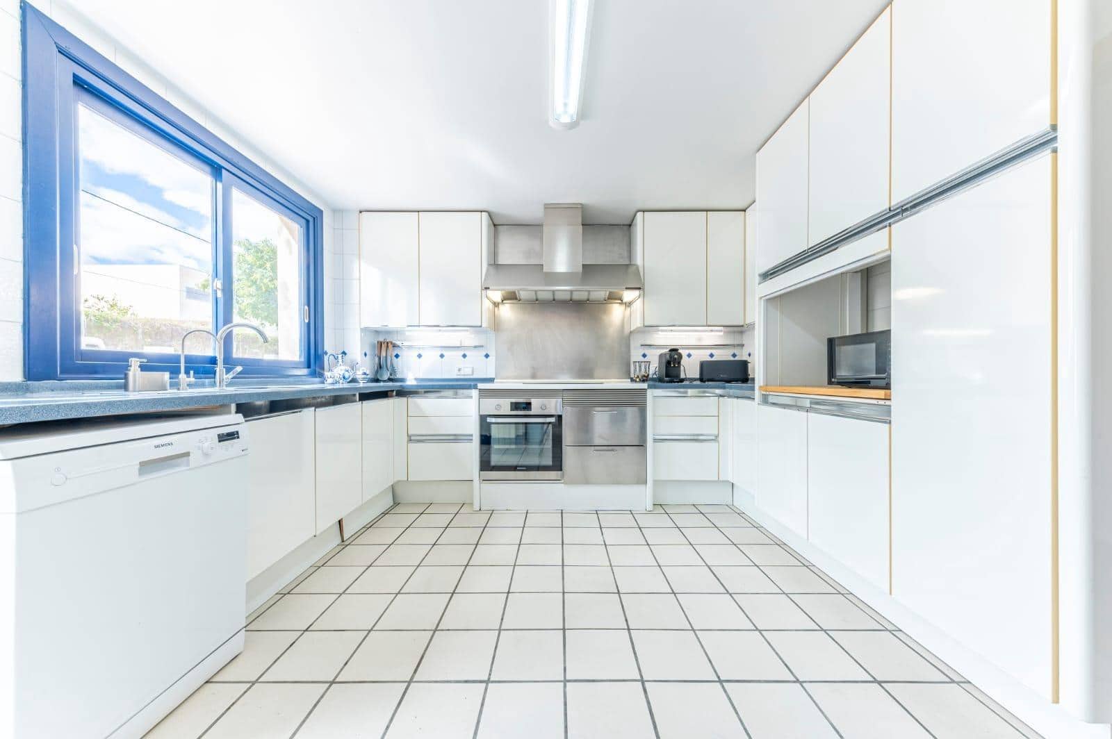 8 soveværelse Villa til salg i Alicante by med swimmingpool garage - € 1.400.000 (Ref: 9276599)