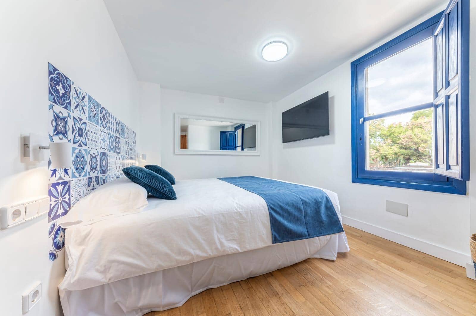 8 soveværelse Villa til salg i Alicante by med swimmingpool garage - € 1.400.000 (Ref: 9276599)