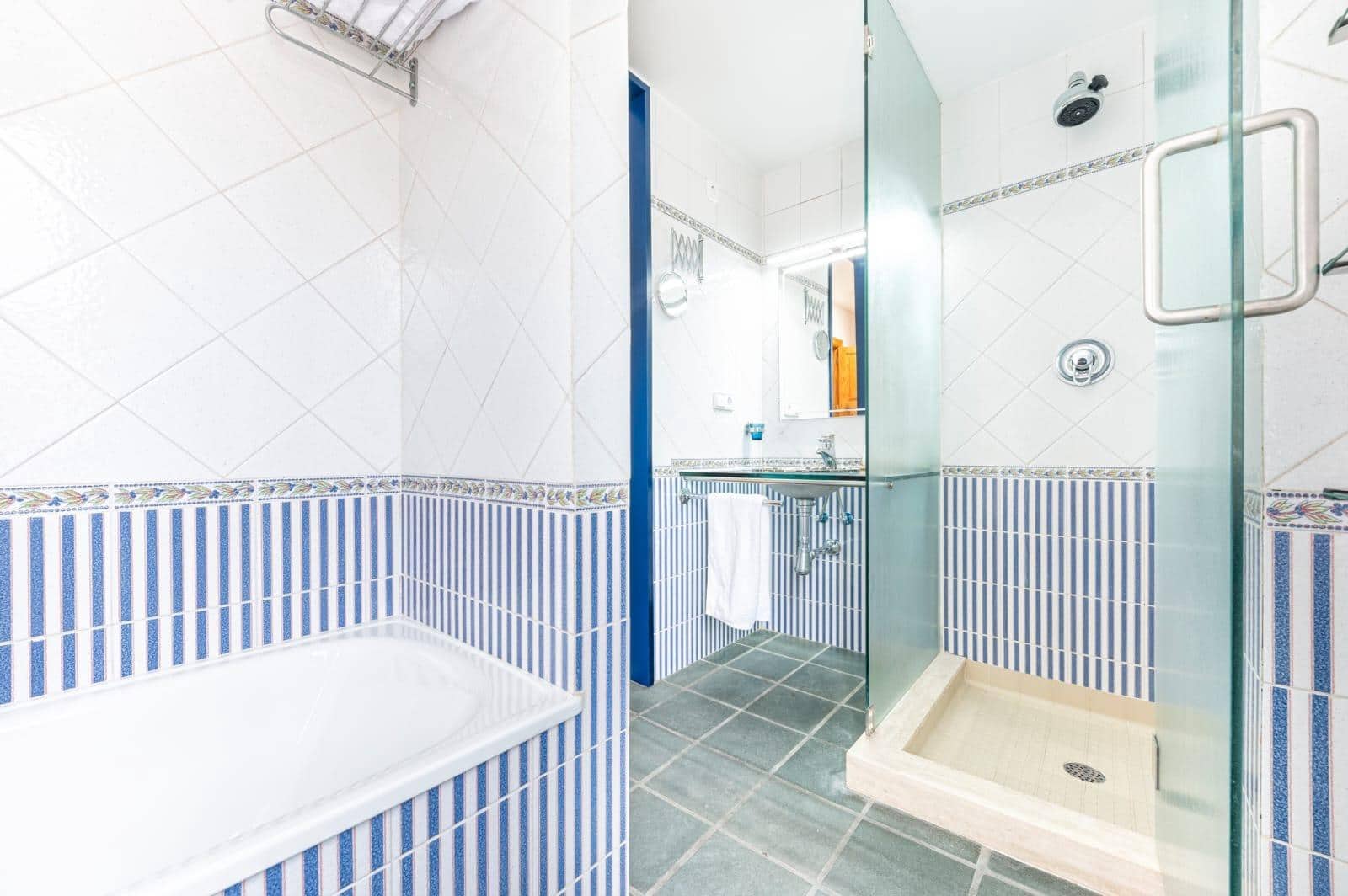 8 soveværelse Villa til salg i Alicante by med swimmingpool garage - € 1.400.000 (Ref: 9276599)