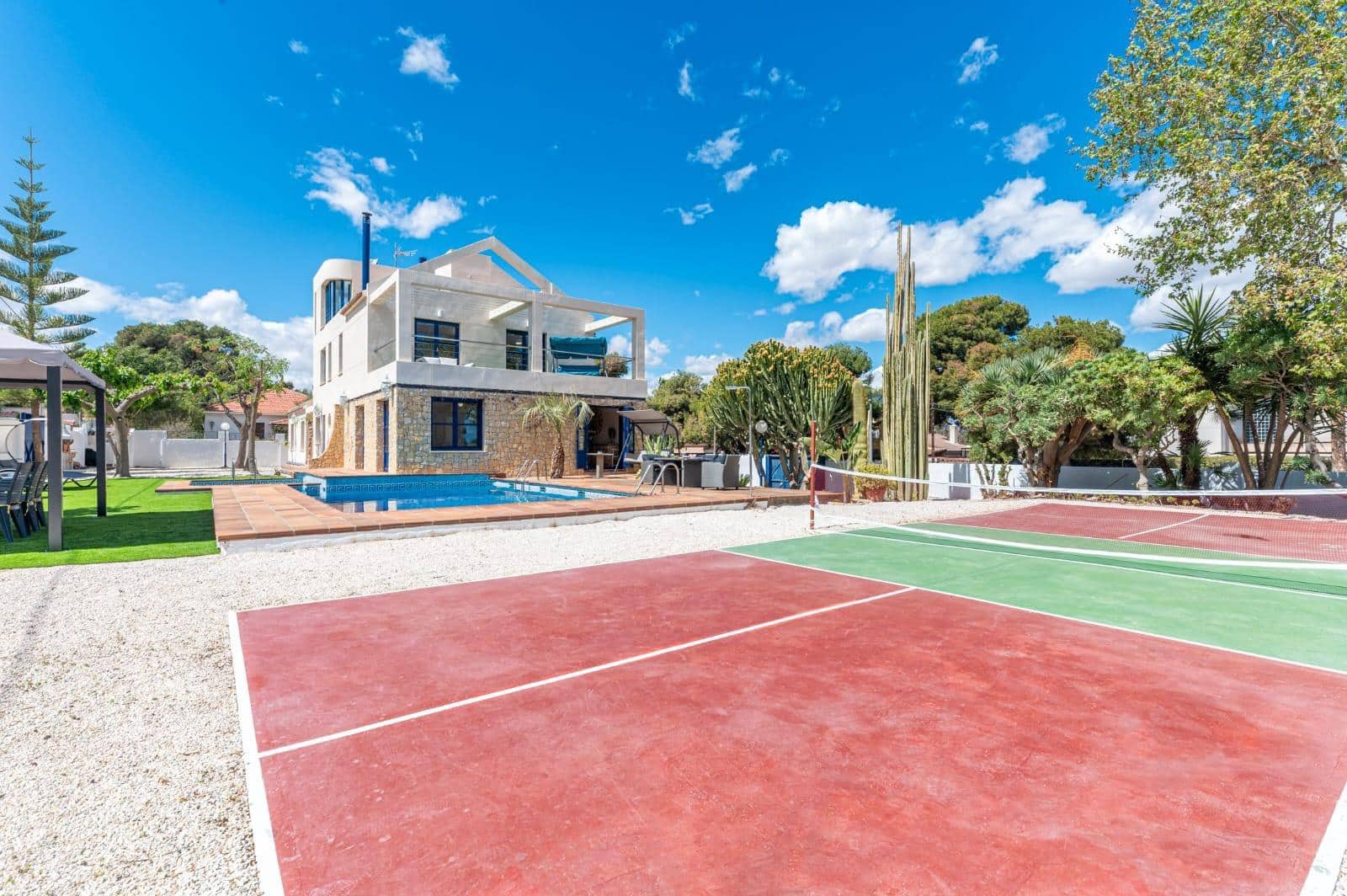 8 soveværelse Villa til salg i Alicante by med swimmingpool garage - € 1.400.000 (Ref: 9276599)