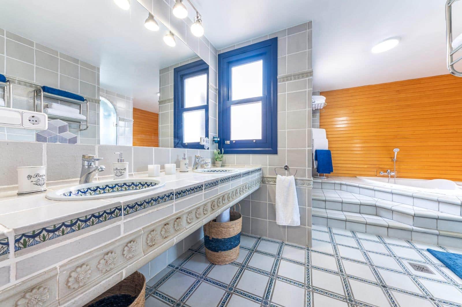 8 soveværelse Villa til salg i Alicante by med swimmingpool garage - € 1.400.000 (Ref: 9276599)