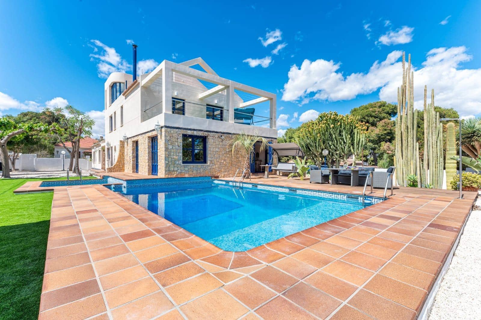 8 soveværelse Villa til salg i Alicante by med swimmingpool garage - € 1.400.000 (Ref: 9276599)