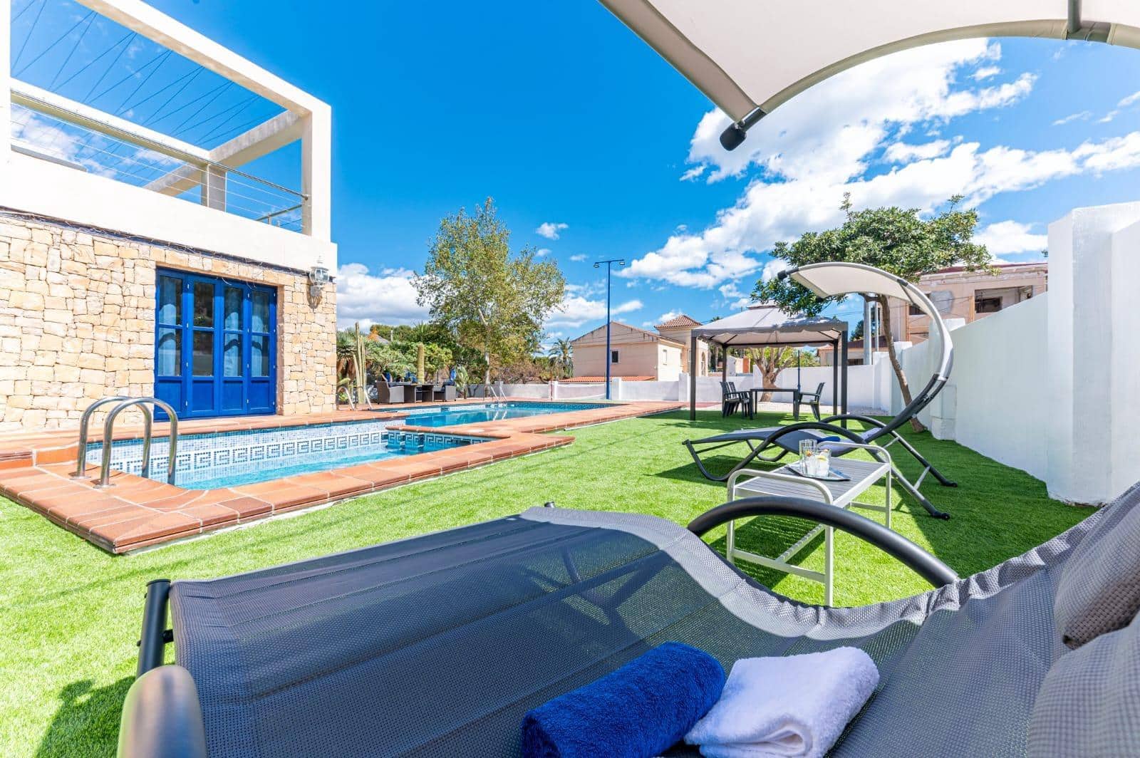 8 soveværelse Villa til salg i Alicante by med swimmingpool garage - € 1.400.000 (Ref: 9276599)