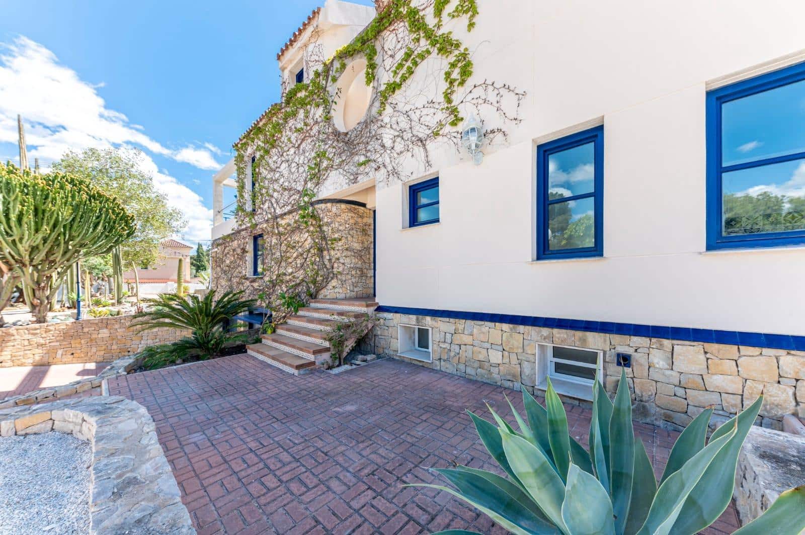 8 soveværelse Villa til salg i Alicante by med swimmingpool garage - € 1.400.000 (Ref: 9276599)