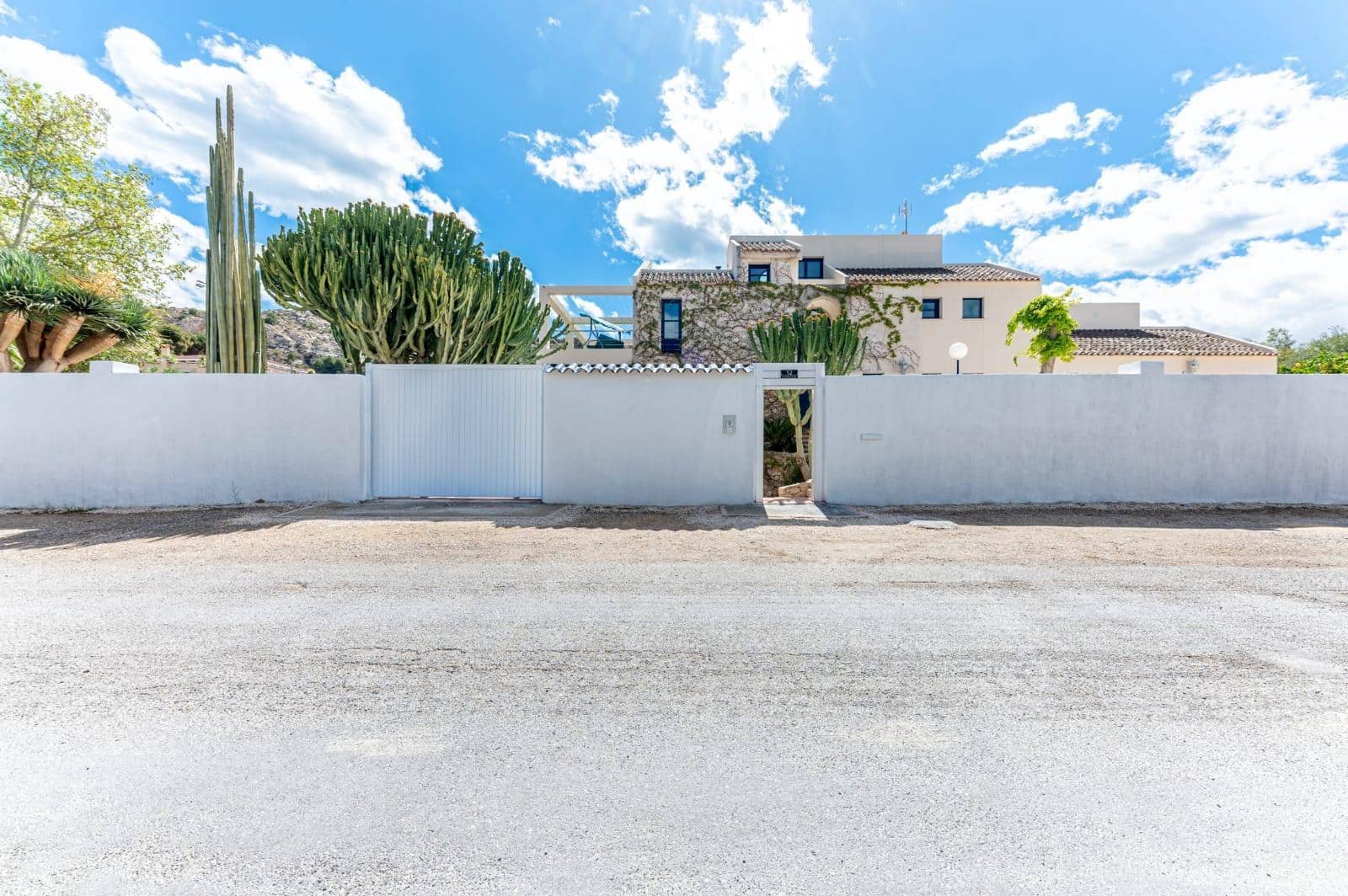 8 soveværelse Villa til salg i Alicante by med swimmingpool garage - € 1.400.000 (Ref: 9276599)