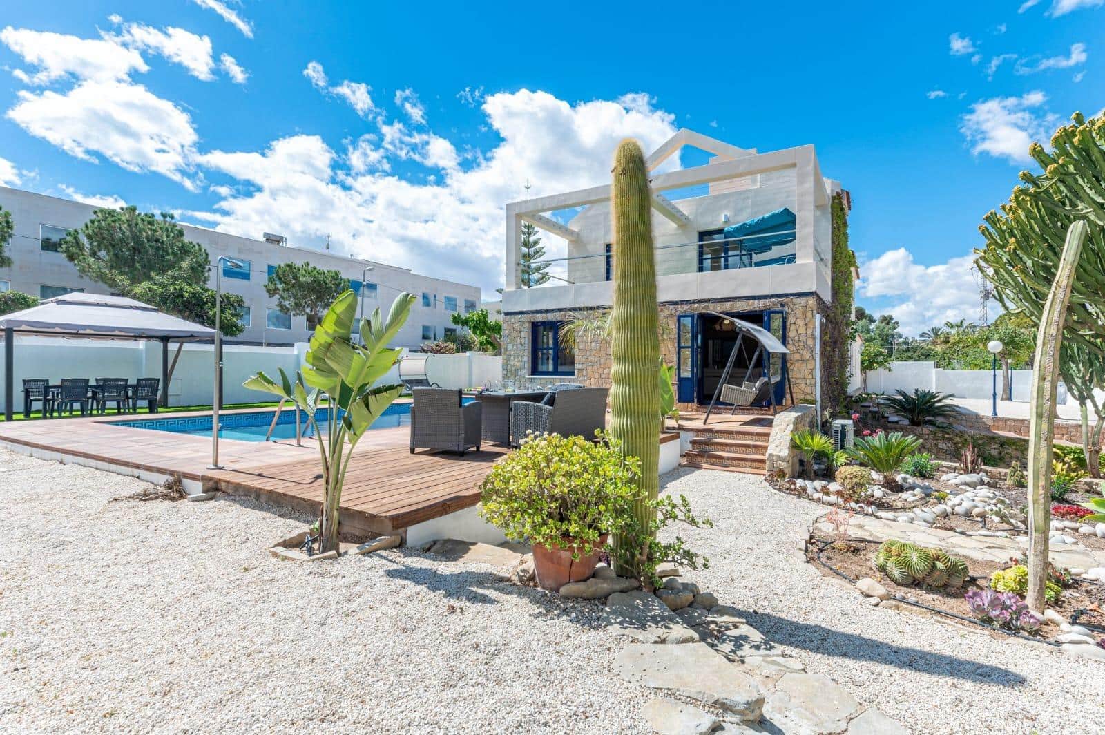 8 soveværelse Villa til salg i Alicante by med swimmingpool garage - € 1.400.000 (Ref: 9276599)