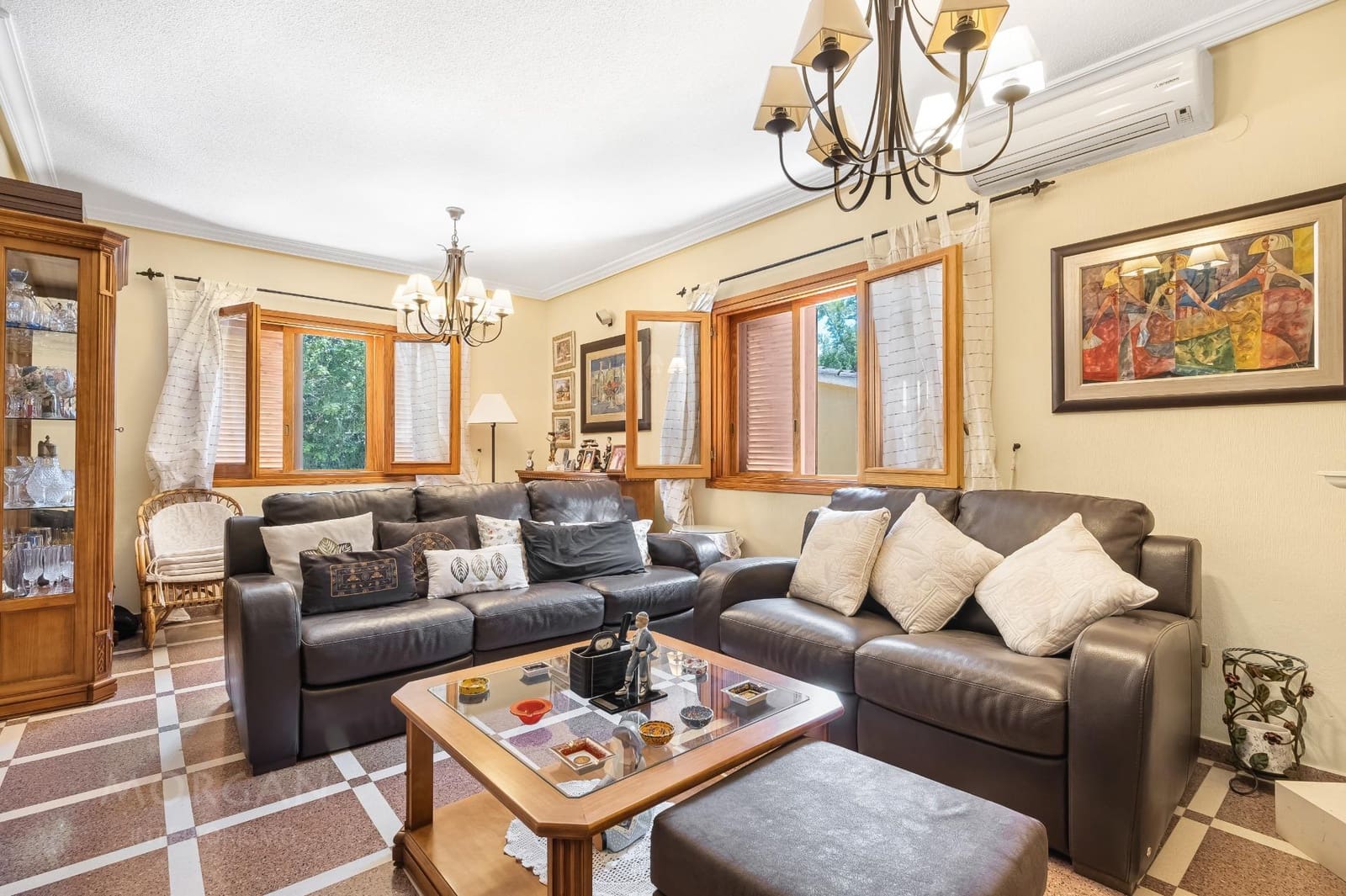 4 sypialnia Willa na sprzedaż w Muchamiel / Mutxamel z basenem - 890 000 € (Ref: 9276600)