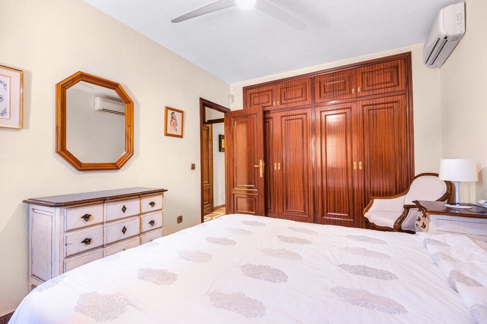 4 sypialnia Willa na sprzedaż w Muchamiel / Mutxamel z basenem - 890 000 € (Ref: 9276600)