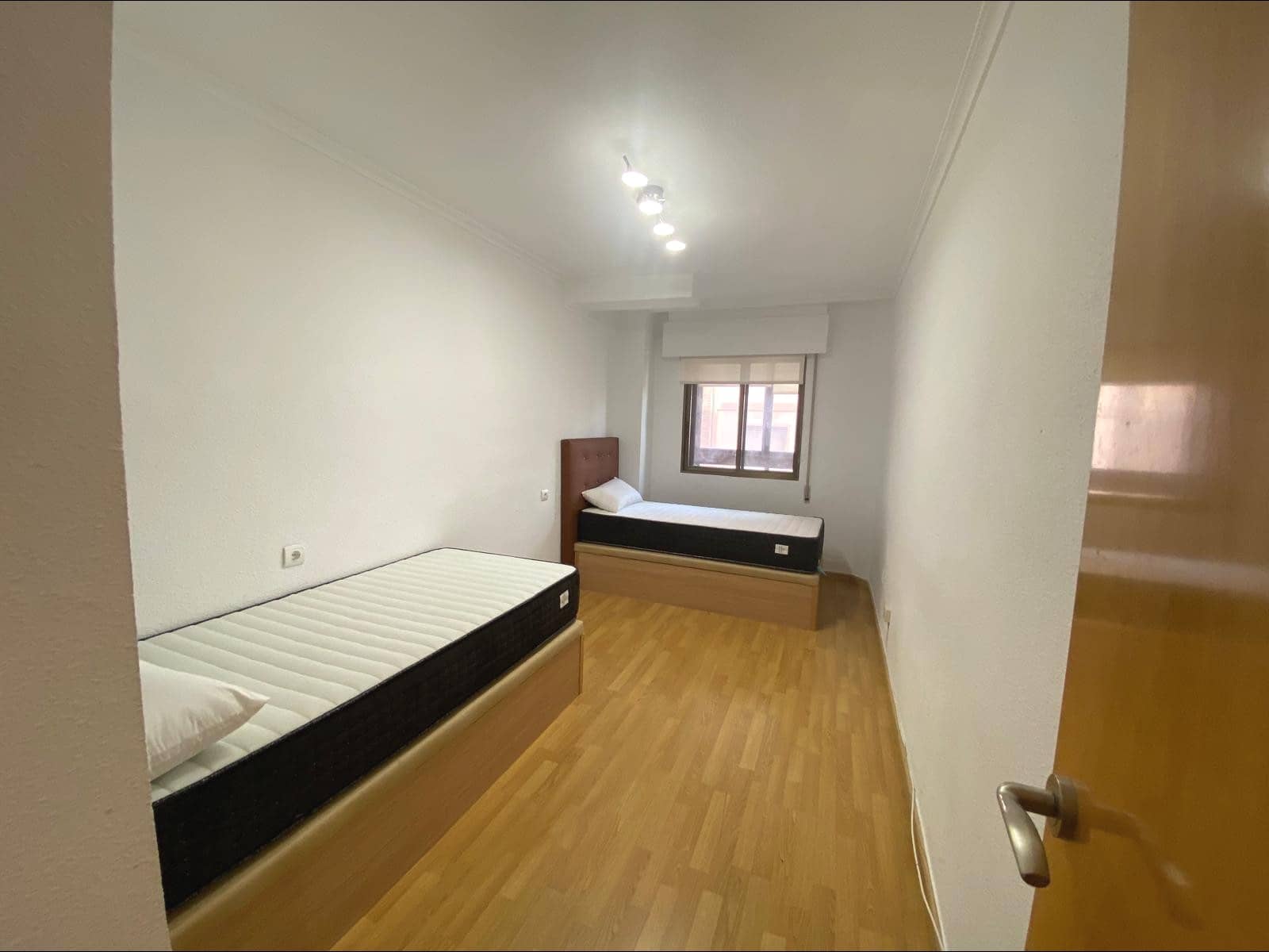 Piso de 3 habitaciones en Alicante / Alacant ciudad en alquiler - 1.550 € (Ref: 9276603)