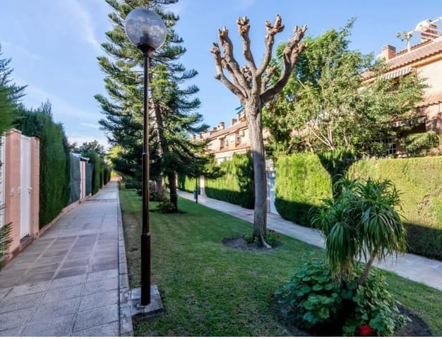 4 quarto Moradia em Banda para venda em Playa de San Juan, Alicante cidade com piscina garagem - 499 000 € (Ref: 9276607)