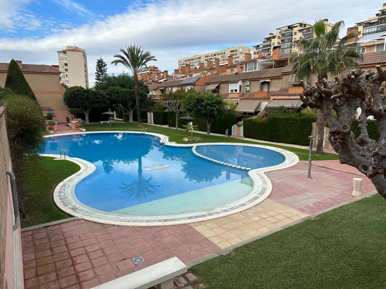 4 soveværelse Rækkehus til salg i Playa de San Juan med swimmingpool garage - € 499.000 (Ref: 9276607)