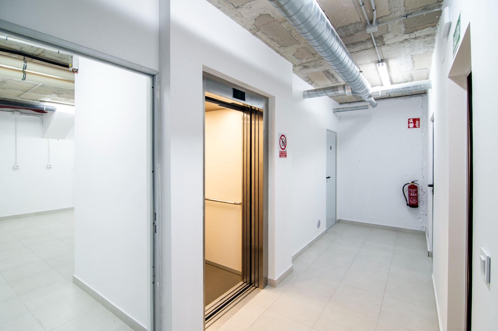 8 makuuhuone Yritys myytävänä paikassa Alicante kaupunki - 4 350 000 € (Ref: 9276608)