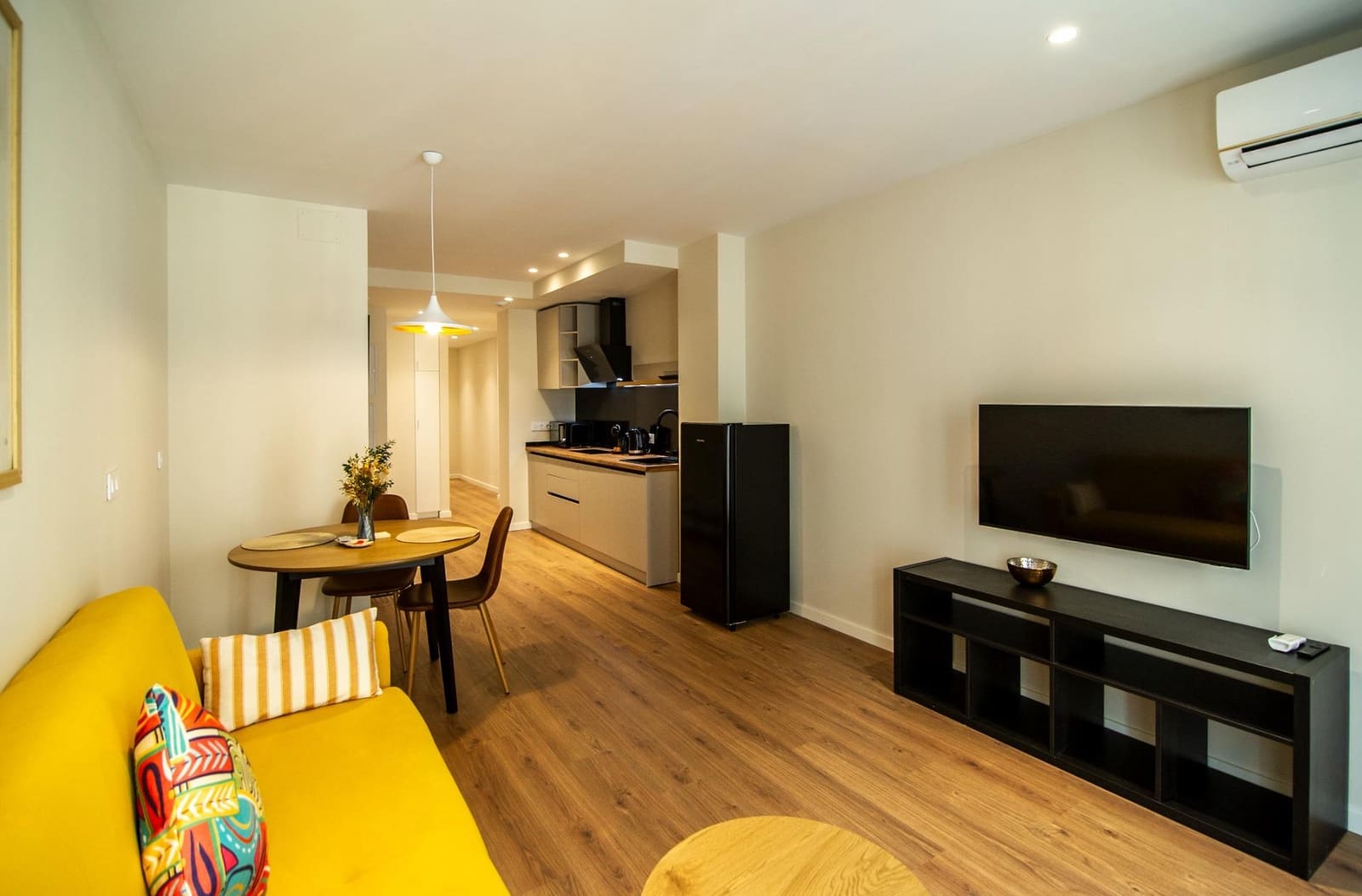 8 makuuhuone Yritys myytävänä paikassa Alicante kaupunki - 4 350 000 € (Ref: 9276608)