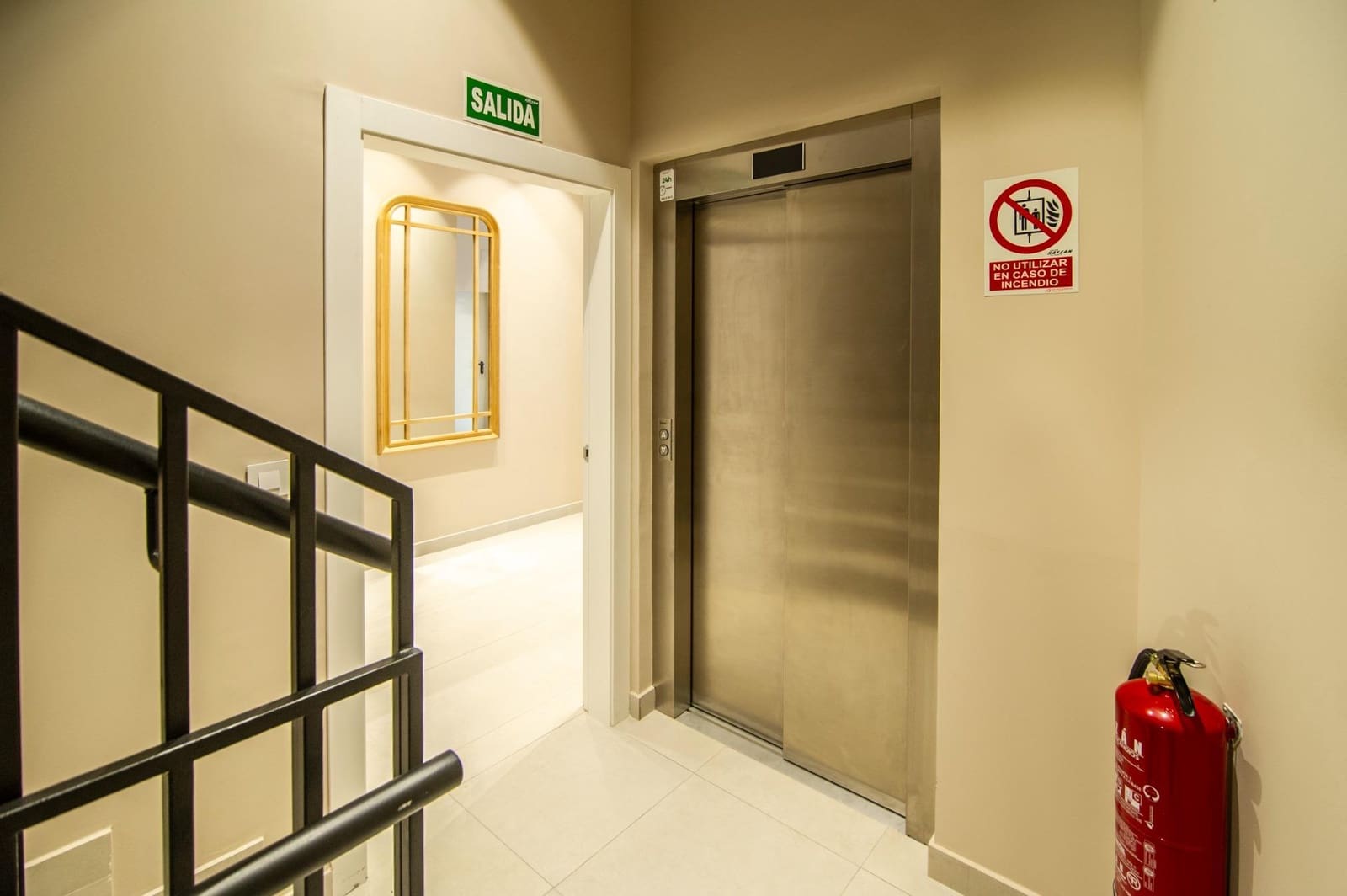 8 makuuhuone Yritys myytävänä paikassa Alicante kaupunki - 4 350 000 € (Ref: 9276608)