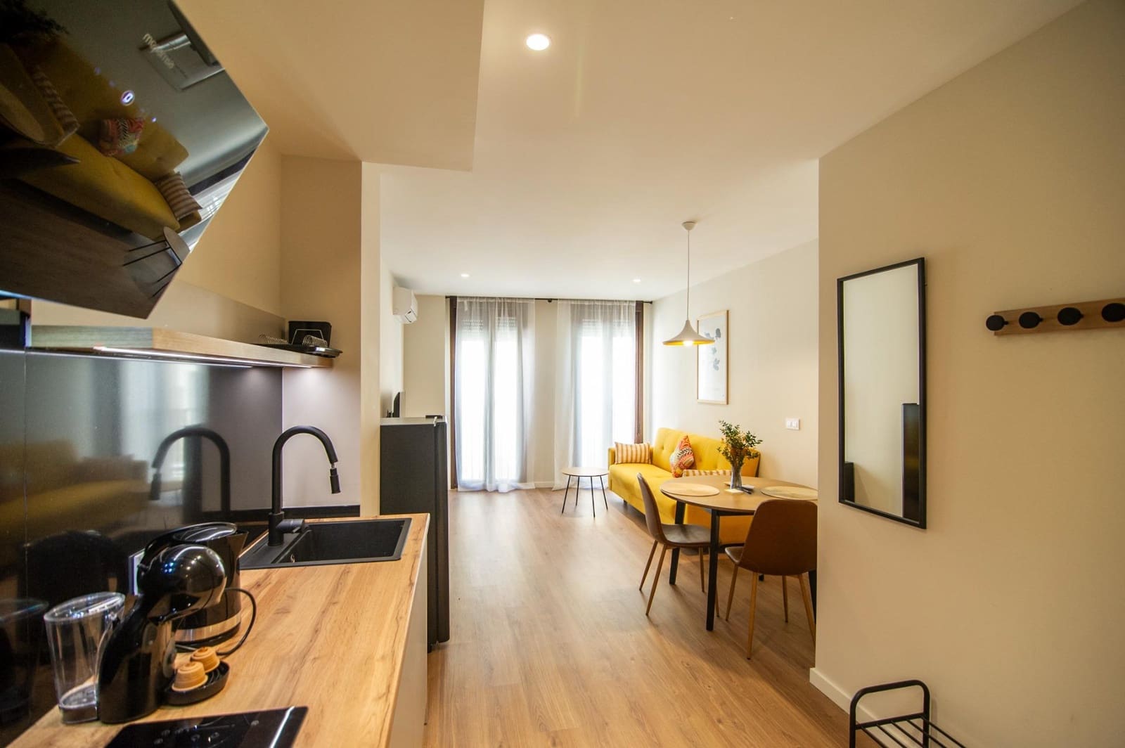 8 makuuhuone Yritys myytävänä paikassa Alicante kaupunki - 4 350 000 € (Ref: 9276608)