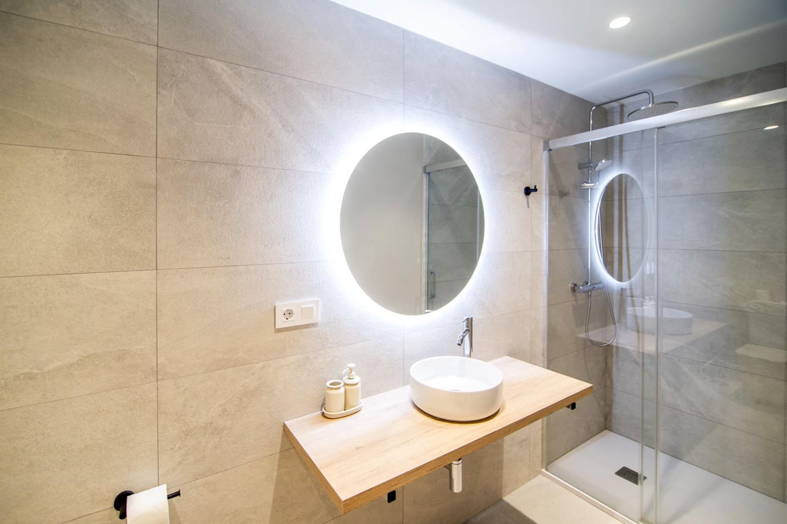 8 makuuhuone Yritys myytävänä paikassa Alicante kaupunki - 4 350 000 € (Ref: 9276608)