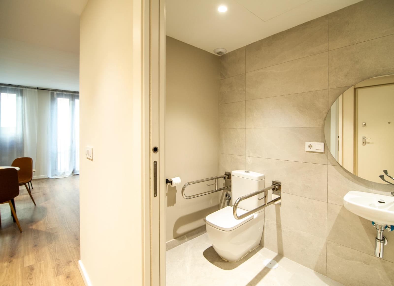 8 makuuhuone Yritys myytävänä paikassa Alicante kaupunki - 4 350 000 € (Ref: 9276608)