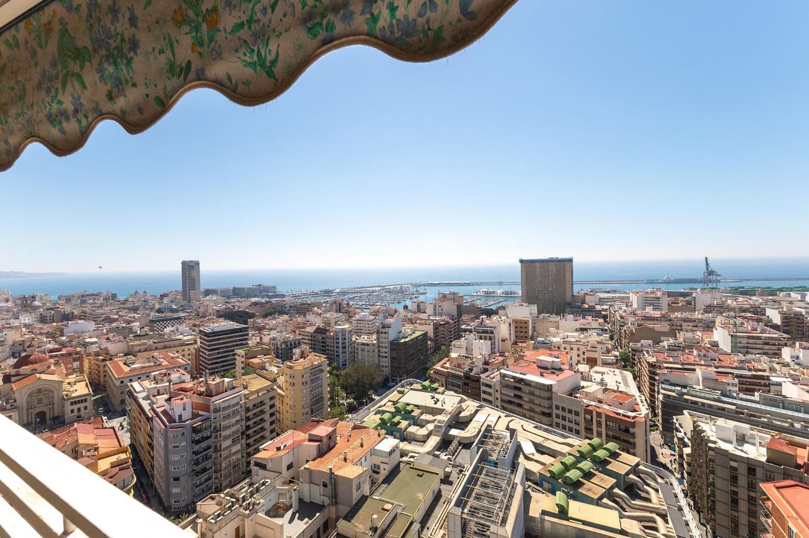 1 makuuhuone Huoneisto myytävänä paikassa Alicante kaupunki - 390 000 € (Ref: 9276613)