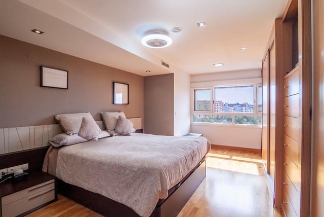 Piso de 5 habitaciones en Alicante / Alacant ciudad en venta con piscina garaje - 524.000 € (Ref: 9276615)