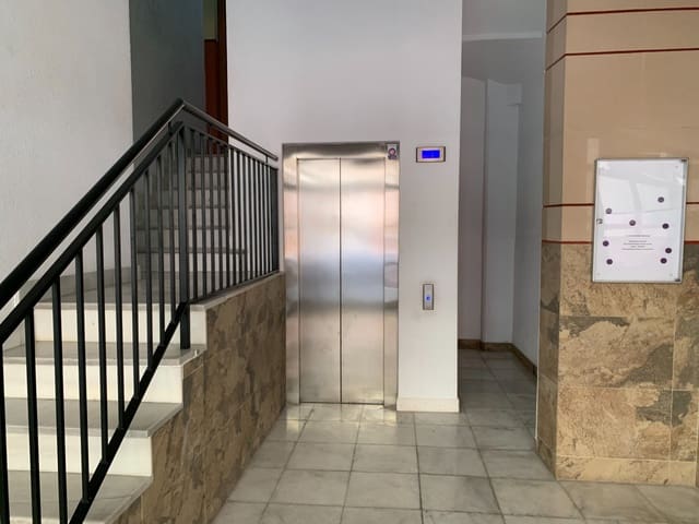 4 soveværelse Lejlighed til salg i Alicante by - € 269.000 (Ref: 9276623)