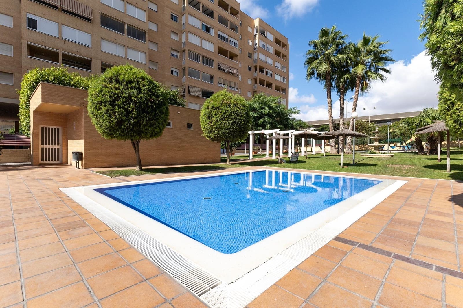 3 soveværelse Lejlighed til salg i Alicante by med swimmingpool garage - € 326.000 (Ref: 9276625)