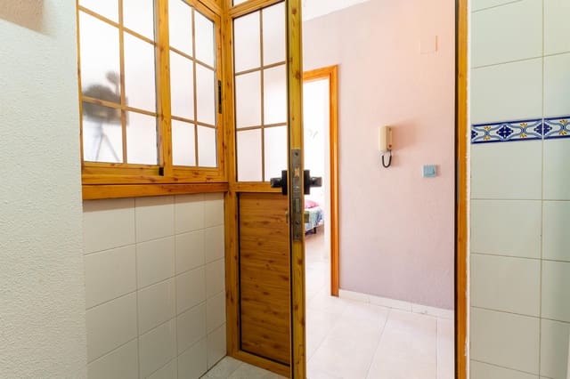 Ático de 2 habitaciones en Playa del Acequión, Torrevieja en venta con garaje - 174.500 € (Ref: 9276627)