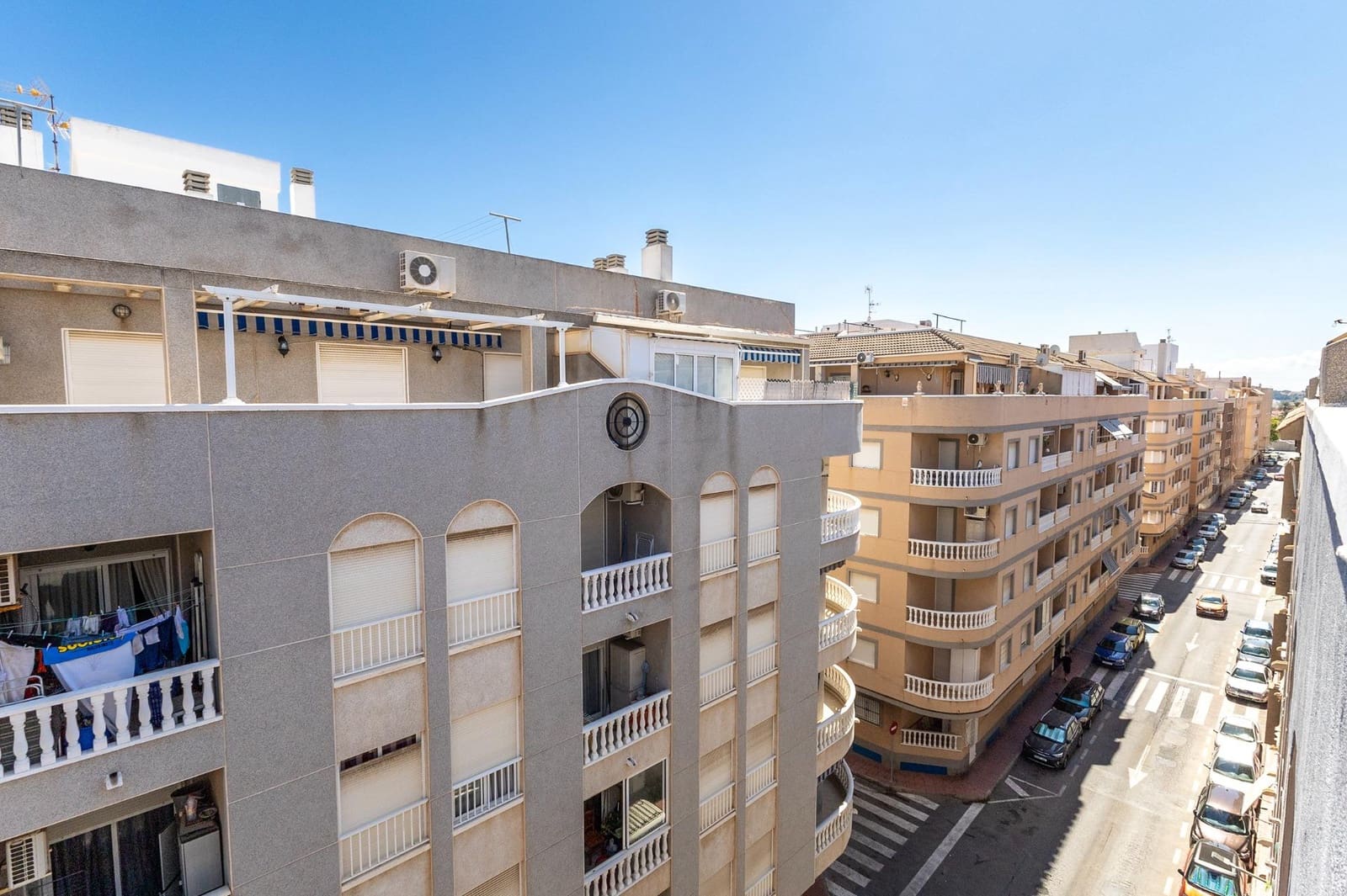Ático de 2 habitaciones en Torrevieja en venta con garaje - 174.500 € (Ref: 9276627)