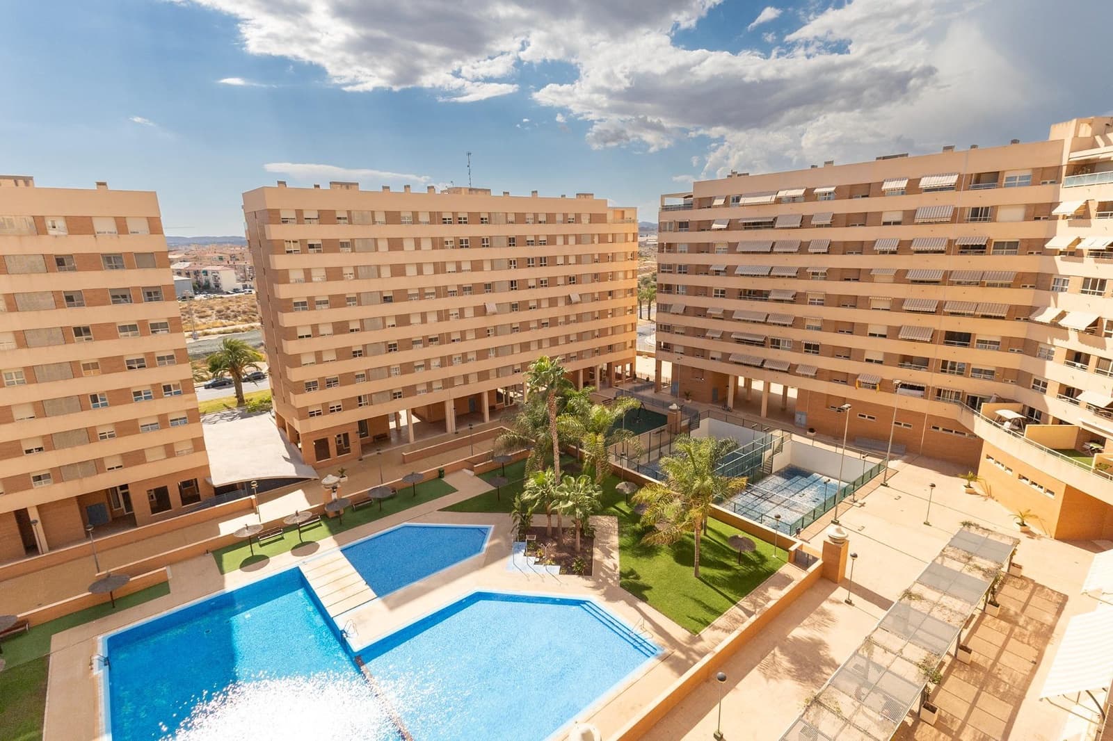 Piso de 3 habitaciones en Alicante / Alacant ciudad en venta con piscina garaje - 335.000 € (Ref: 9276632)