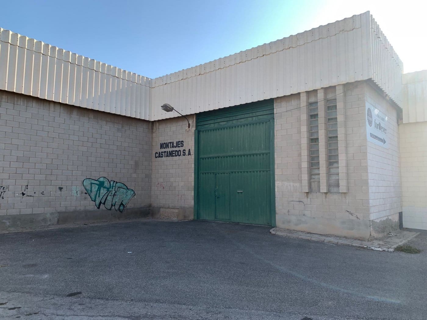 Business for sale in Alicante / Alacant city - € 251,600 (Ref: 9276633)